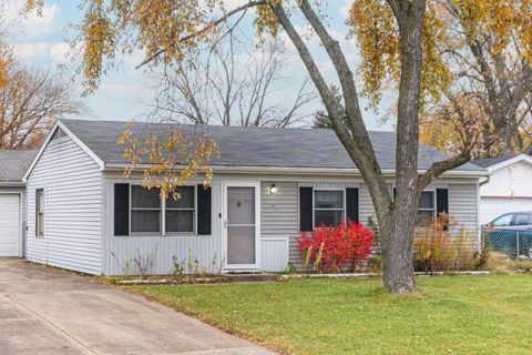 Photo of 204 Hampdon Court, Bolingbrook, IL 60440 (MLS # 12521242)