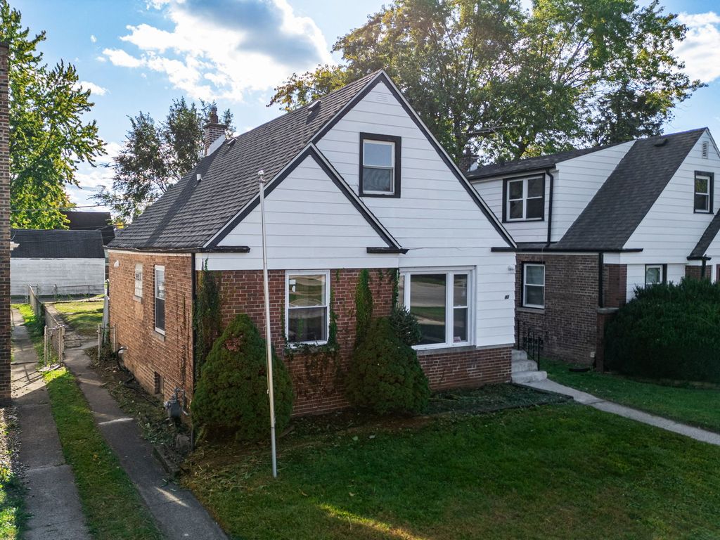 Photo for 43 163rd Street, Calumet City, IL 60409 (MLS # 12503558)