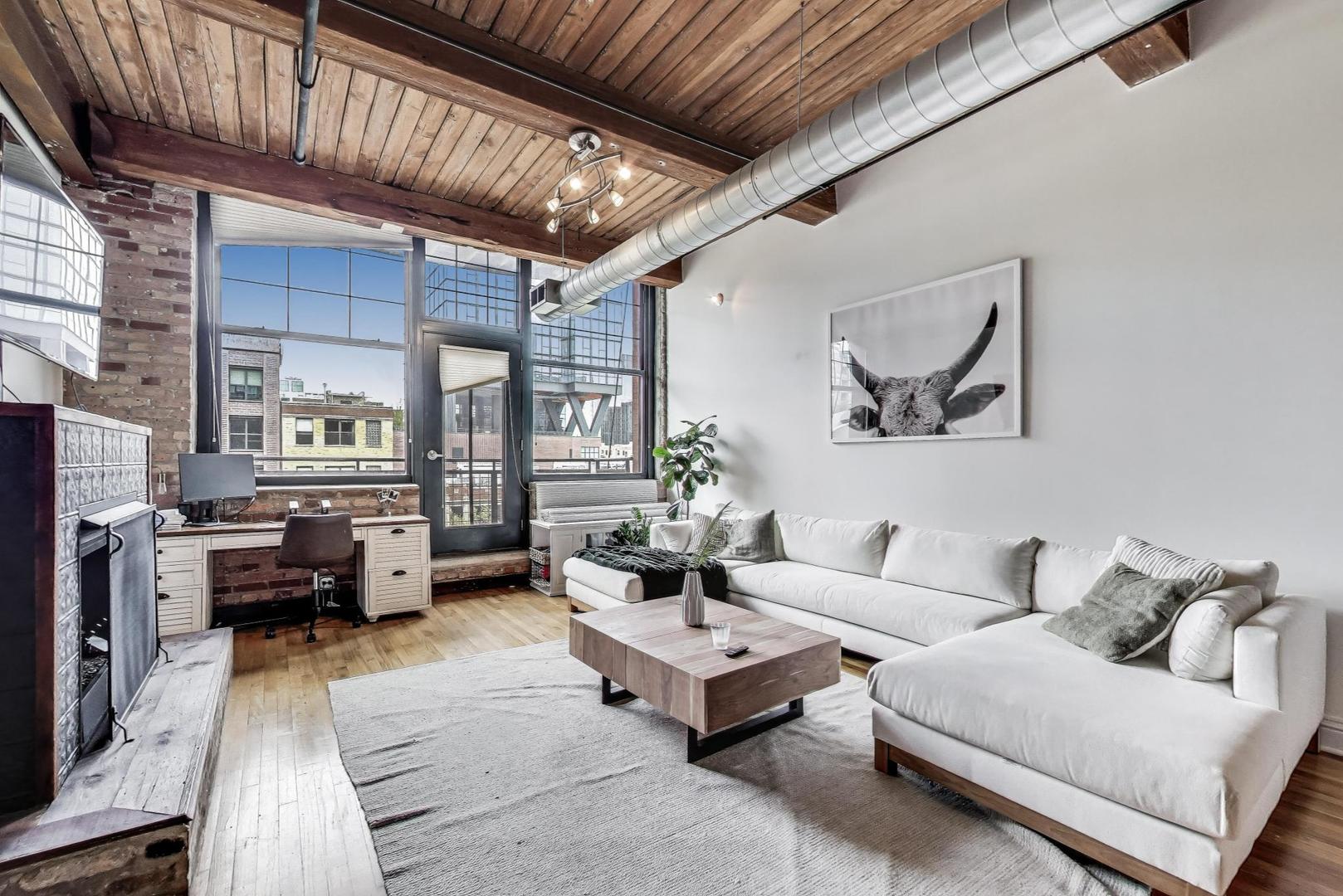1000 W WASHINGTON Boulevard 342