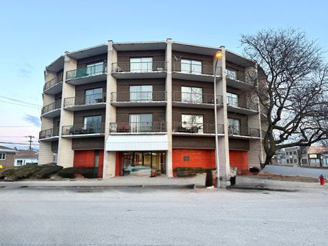 Photo of 3900 W 95th Street #305, Evergreen Park, IL 60805 (MLS # 12592932)