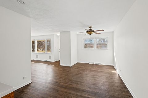 Tiny photo for 103 Coldren Drive, Prospect Heights, IL 60070 (MLS # 12568109)