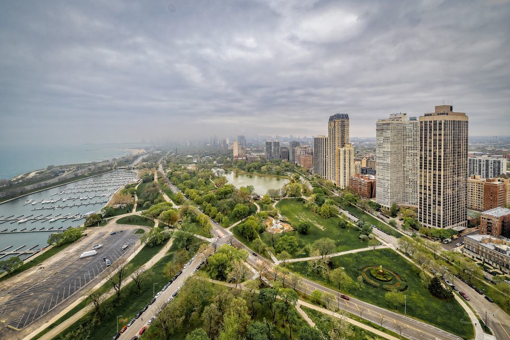 2800 N Lake Shore Drive 3814-3816