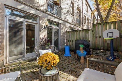 Tiny photo for 2715 N Janssen Avenue, Chicago, IL 60614 (MLS # 12771288)
