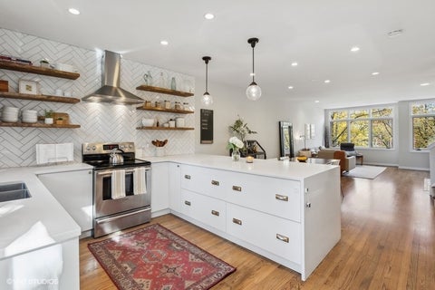 Tiny photo for 2715 N Janssen Avenue, Chicago, IL 60614 (MLS # 12771288)