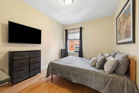 Tiny photo for 908 W Sunnyside Avenue #2C, Chicago, IL 60640 (MLS # 12674238)