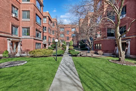 Tiny photo for 908 W Sunnyside Avenue #2C, Chicago, IL 60640 (MLS # 12674238)