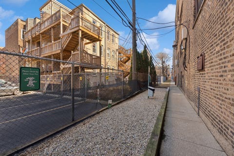 Tiny photo for 908 W Sunnyside Avenue #2C, Chicago, IL 60640 (MLS # 12674238)