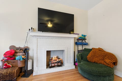 Tiny photo for 908 W Sunnyside Avenue #2C, Chicago, IL 60640 (MLS # 12674238)
