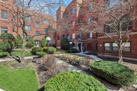 Tiny photo for 908 W Sunnyside Avenue #2C, Chicago, IL 60640 (MLS # 12674238)