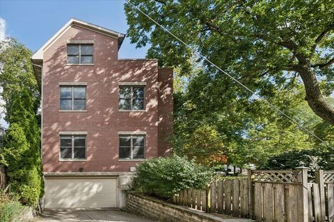 Tiny photo for 532 Wesley Avenue #WEST, Evanston, IL 60202 (MLS # 12492799)