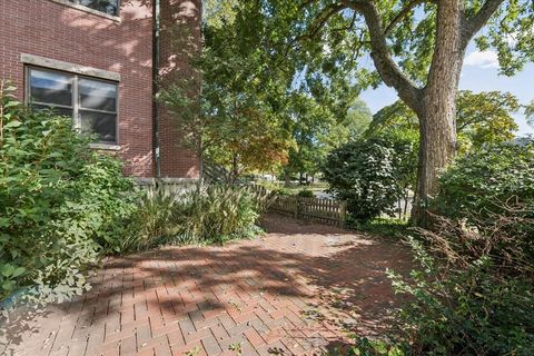 Tiny photo for 532 Wesley Avenue #WEST, Evanston, IL 60202 (MLS # 12492799)