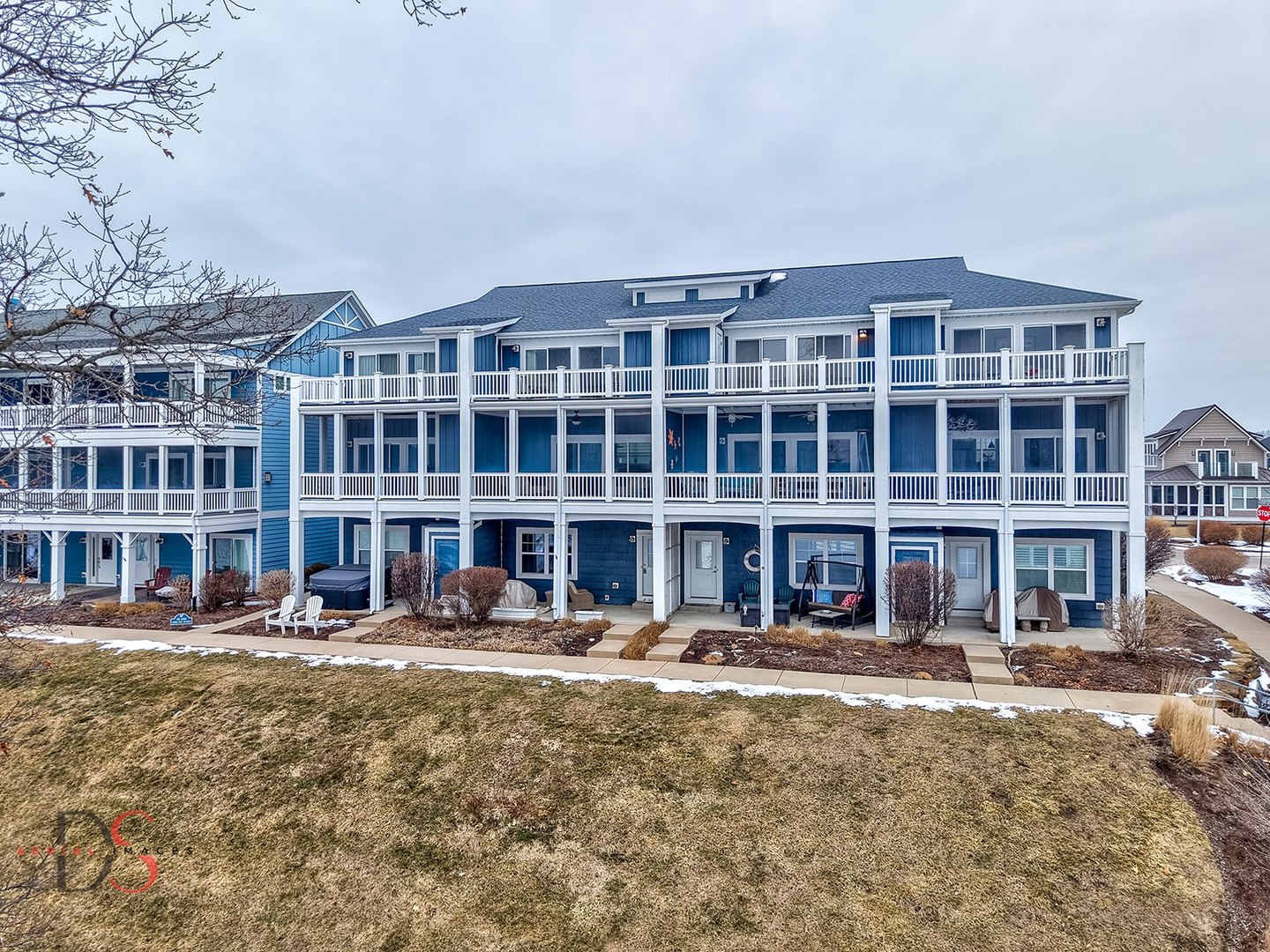 13 River Row
