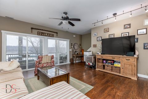 Tiny photo for 13 River Row, Ottawa, IL 61350 (MLS # 12564920)