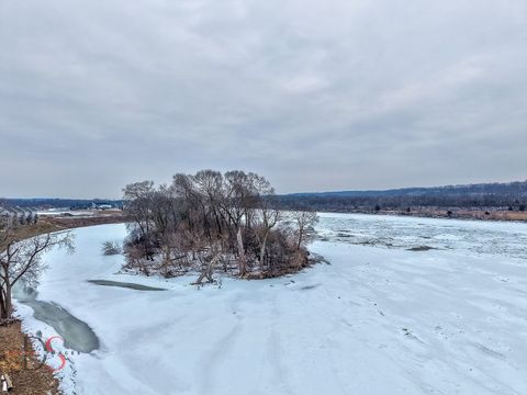 Tiny photo for 13 River Row, Ottawa, IL 61350 (MLS # 12564920)