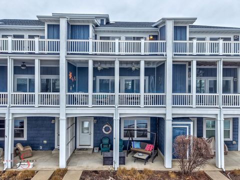 Tiny photo for 13 River Row, Ottawa, IL 61350 (MLS # 12564920)