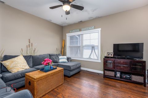 Tiny photo for 13 River Row, Ottawa, IL 61350 (MLS # 12564920)