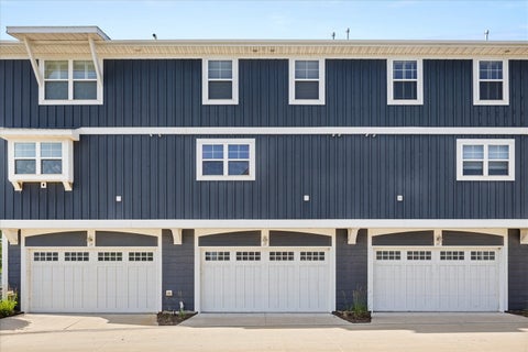 Tiny photo for 13 River Row, Ottawa, IL 61350 (MLS # 12564920)