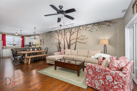 Tiny photo for 13 River Row, Ottawa, IL 61350 (MLS # 12564920)