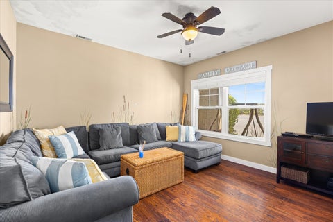 Tiny photo for 13 River Row, Ottawa, IL 61350 (MLS # 12564920)