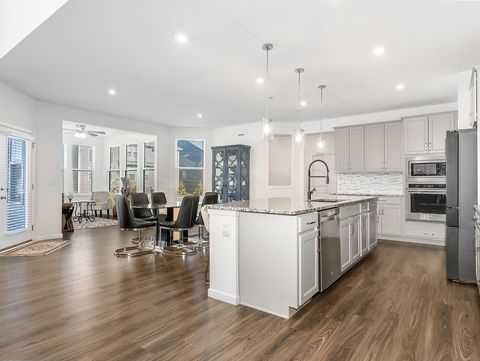 Tiny photo for 2552 Weatherbee Lane, Naperville, IL 60563 (MLS # 12588090)