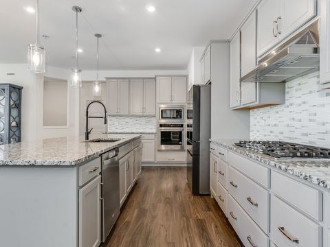 Tiny photo for 2552 Weatherbee Lane, Naperville, IL 60563 (MLS # 12588090)