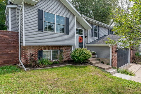 Tiny photo for 2608 Revo Road, Davenport, IA 52806 (MLS # 12769547)