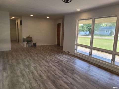 Tiny photo for 3 Lynn Rose Heights Street, Mt Sterling, IL 62353 (MLS # QC4256411)