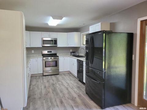 Tiny photo for 3 Lynn Rose Heights Street, Mt Sterling, IL 62353 (MLS # QC4256411)