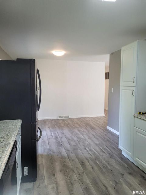 Tiny photo for 3 Lynn Rose Heights Street, Mt Sterling, IL 62353 (MLS # QC4256411)