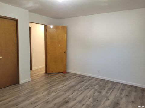 Tiny photo for 3 Lynn Rose Heights Street, Mt Sterling, IL 62353 (MLS # QC4256411)