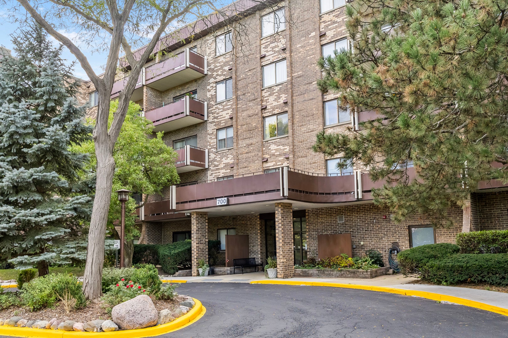 700 Wellington Avenue 509