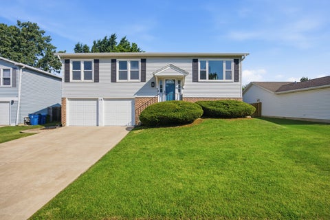 Tiny photo for 38 Blue Ridge Drive, Glendale Heights, IL 60139 (MLS # 12691624)
