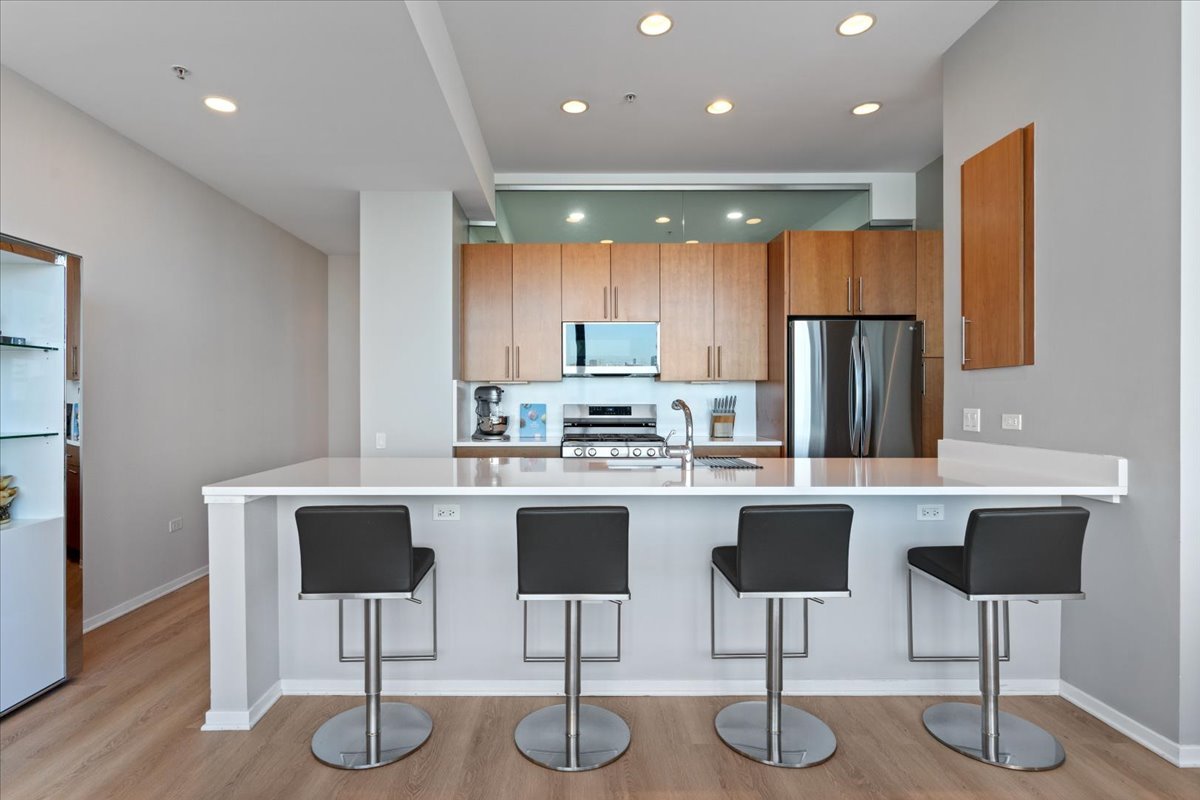 500 W SUPERIOR Street 802