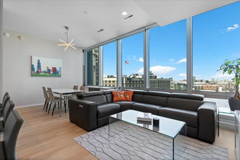 Tiny photo for 500 W SUPERIOR Street #802, Chicago, IL 60654 (MLS # 12558161)