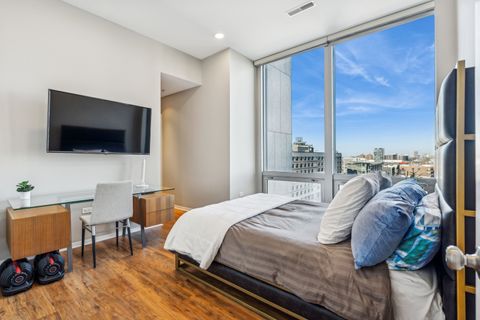 Tiny photo for 500 W SUPERIOR Street #802, Chicago, IL 60654 (MLS # 12558161)