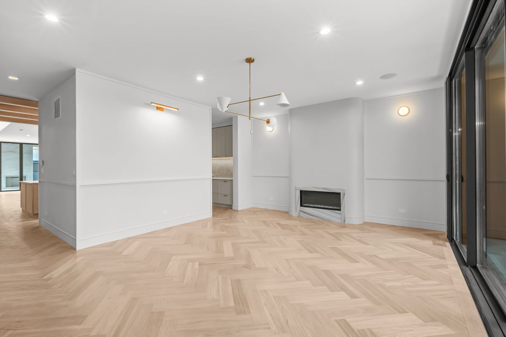 3754 N Claremont Avenue