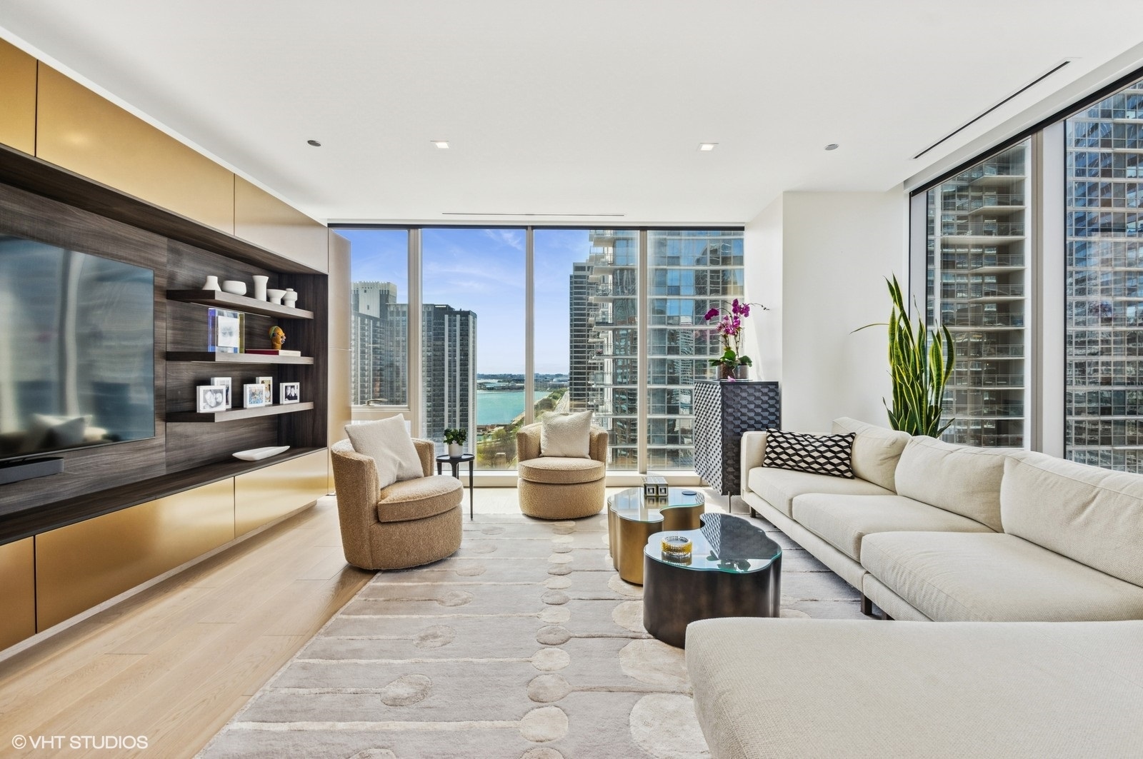363 E Wacker Drive 1601