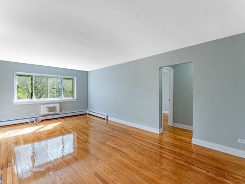 Tiny photo for 6500 N Ridge Boulevard #4E, Chicago, IL 60626 (MLS # 12488135)