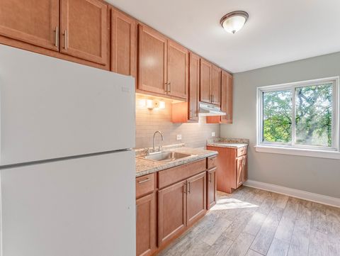 Tiny photo for 6500 N Ridge Boulevard #4E, Chicago, IL 60626 (MLS # 12488135)