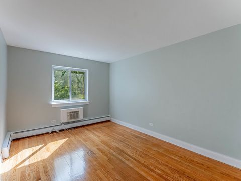 Tiny photo for 6500 N Ridge Boulevard #4E, Chicago, IL 60626 (MLS # 12488135)