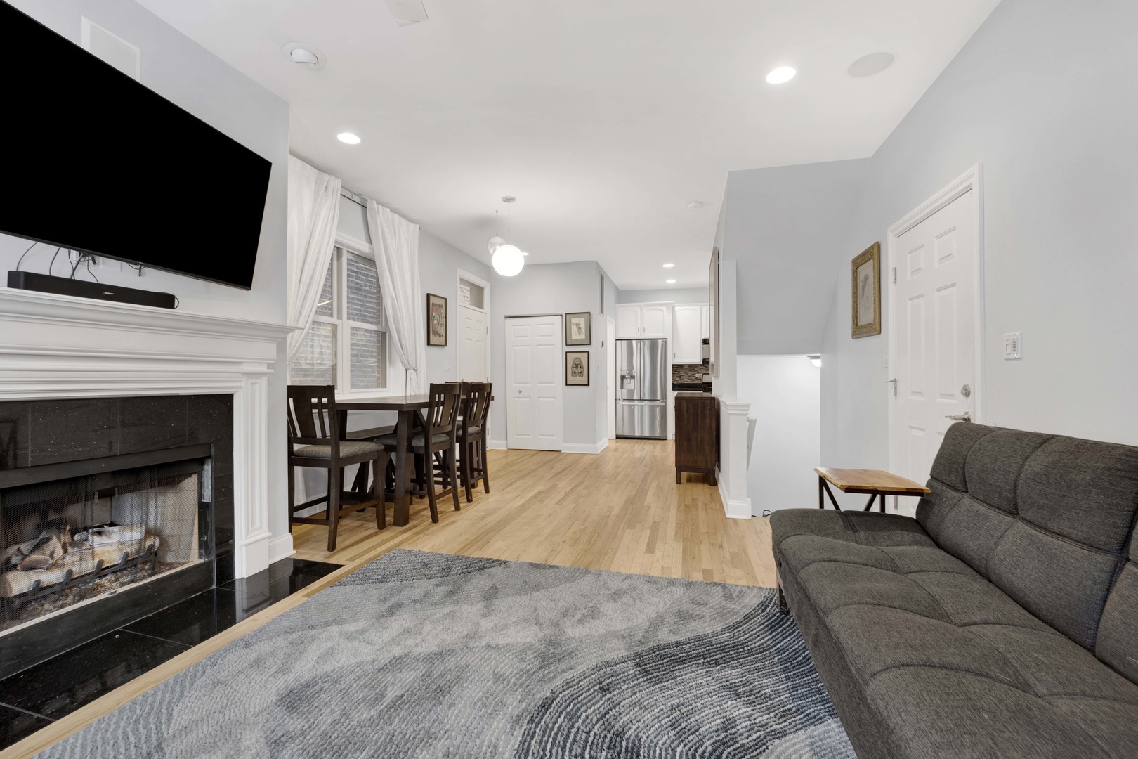 218 S LAFLIN Street 101