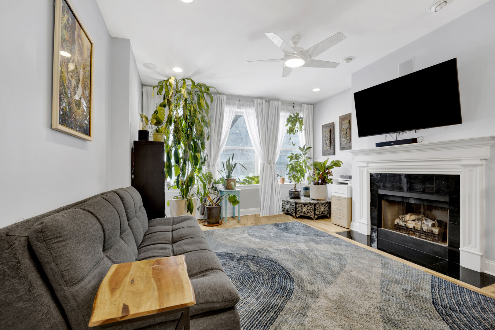 218 S LAFLIN Street 101