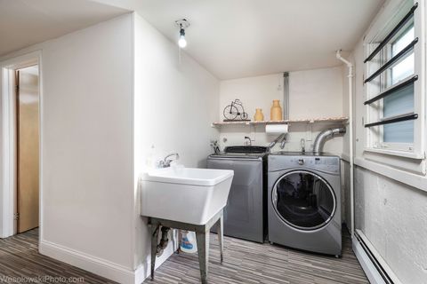 Tiny photo for 6400 N KNOX Avenue, Lincolnwood, IL 60712 (MLS # 12490387)