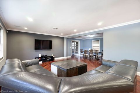 Tiny photo for 6400 N KNOX Avenue, Lincolnwood, IL 60712 (MLS # 12490387)