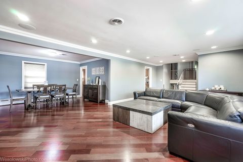Tiny photo for 6400 N KNOX Avenue, Lincolnwood, IL 60712 (MLS # 12490387)