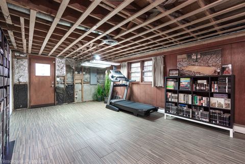 Tiny photo for 6400 N KNOX Avenue, Lincolnwood, IL 60712 (MLS # 12490387)