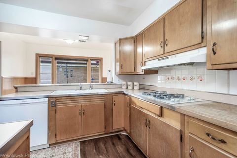Tiny photo for 6400 N KNOX Avenue, Lincolnwood, IL 60712 (MLS # 12490387)