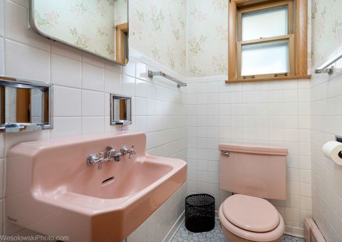 Tiny photo for 6400 N KNOX Avenue, Lincolnwood, IL 60712 (MLS # 12490387)