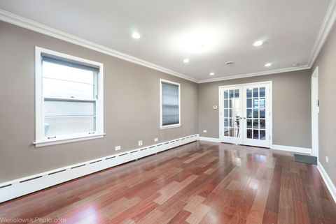 Tiny photo for 6400 N KNOX Avenue, Lincolnwood, IL 60712 (MLS # 12490387)