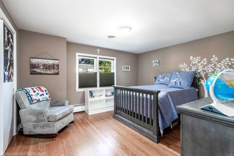 Tiny photo for 6400 N KNOX Avenue, Lincolnwood, IL 60712 (MLS # 12490387)